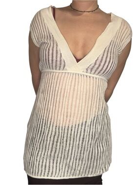 Vintage Cream Knit V‑Neck Short Sleeve top